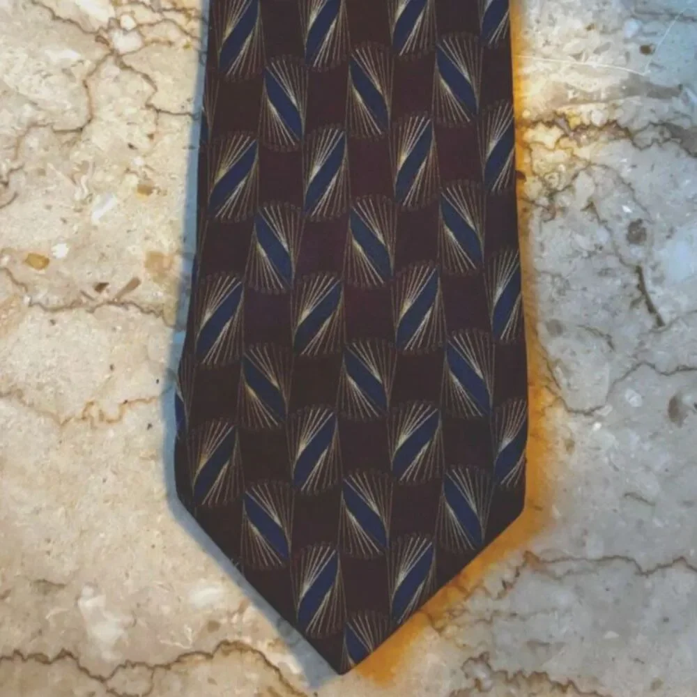 Vintage Mens Tie Jhane Barnes Maroon Navy MCM Pattern 100% Silk Made in Japan